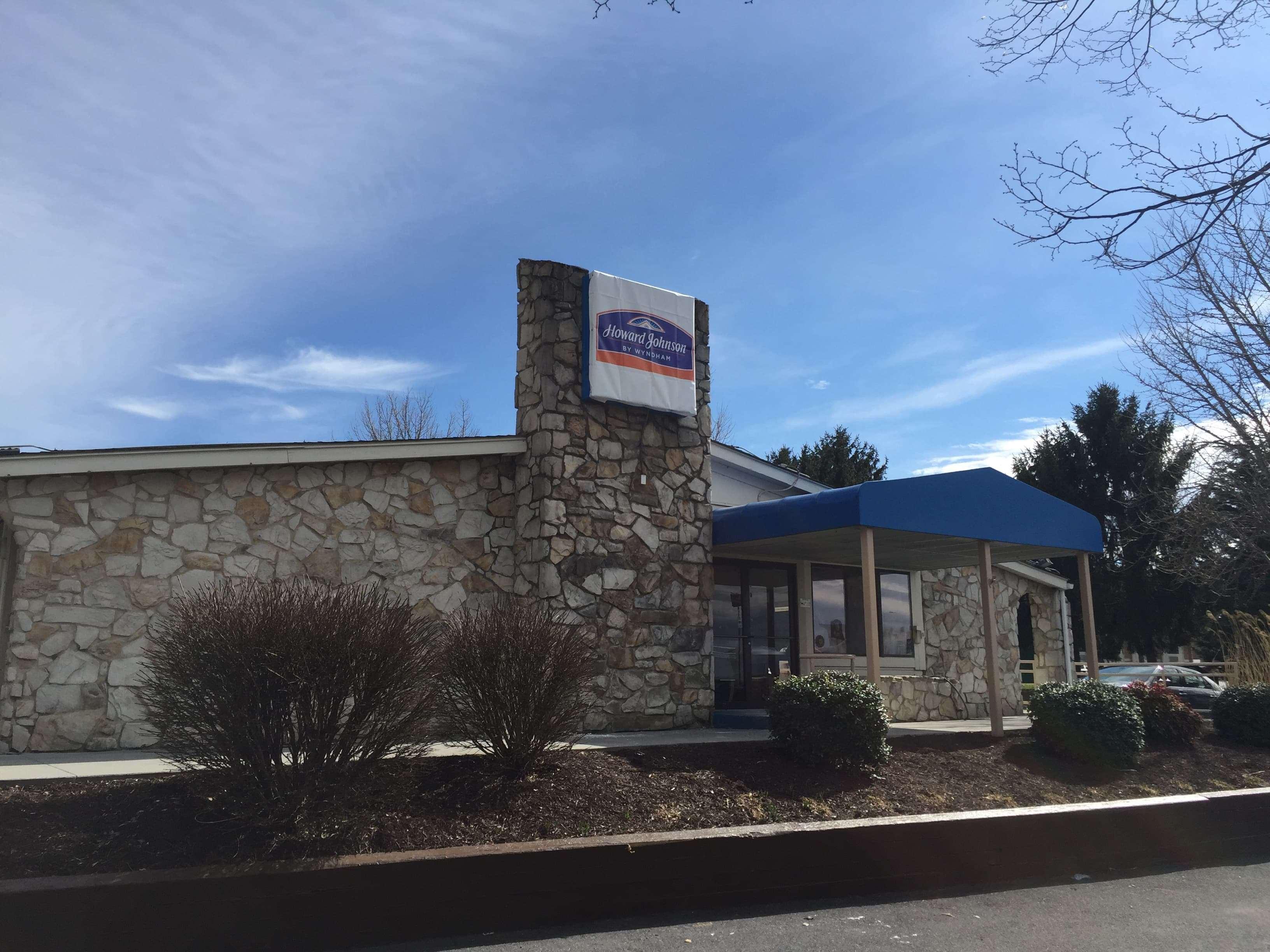 Howard Johnson by Wyndham Harrisonburg Exterior foto
