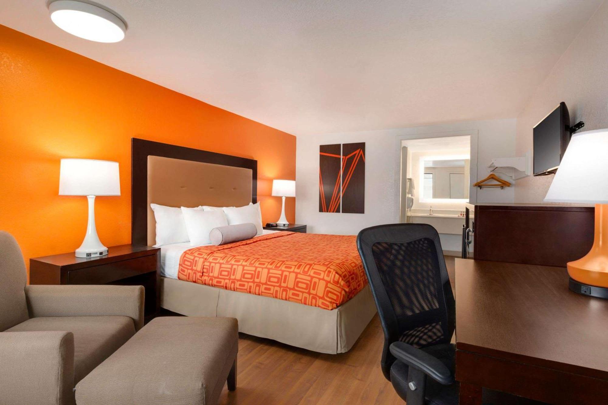 Howard Johnson by Wyndham Harrisonburg Exterior foto